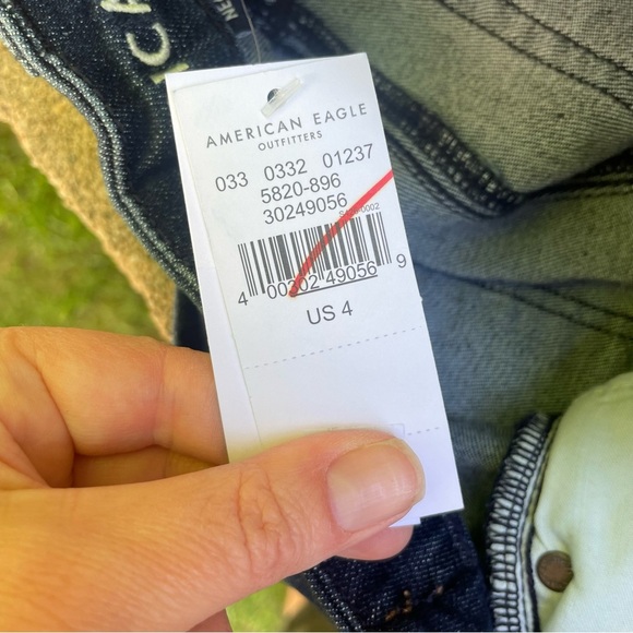 AMERICAN EAGLE Curvy Super Hi Rise Shortie Stretch Women's Denim Shorts Size 4 - Picture 11 of 11